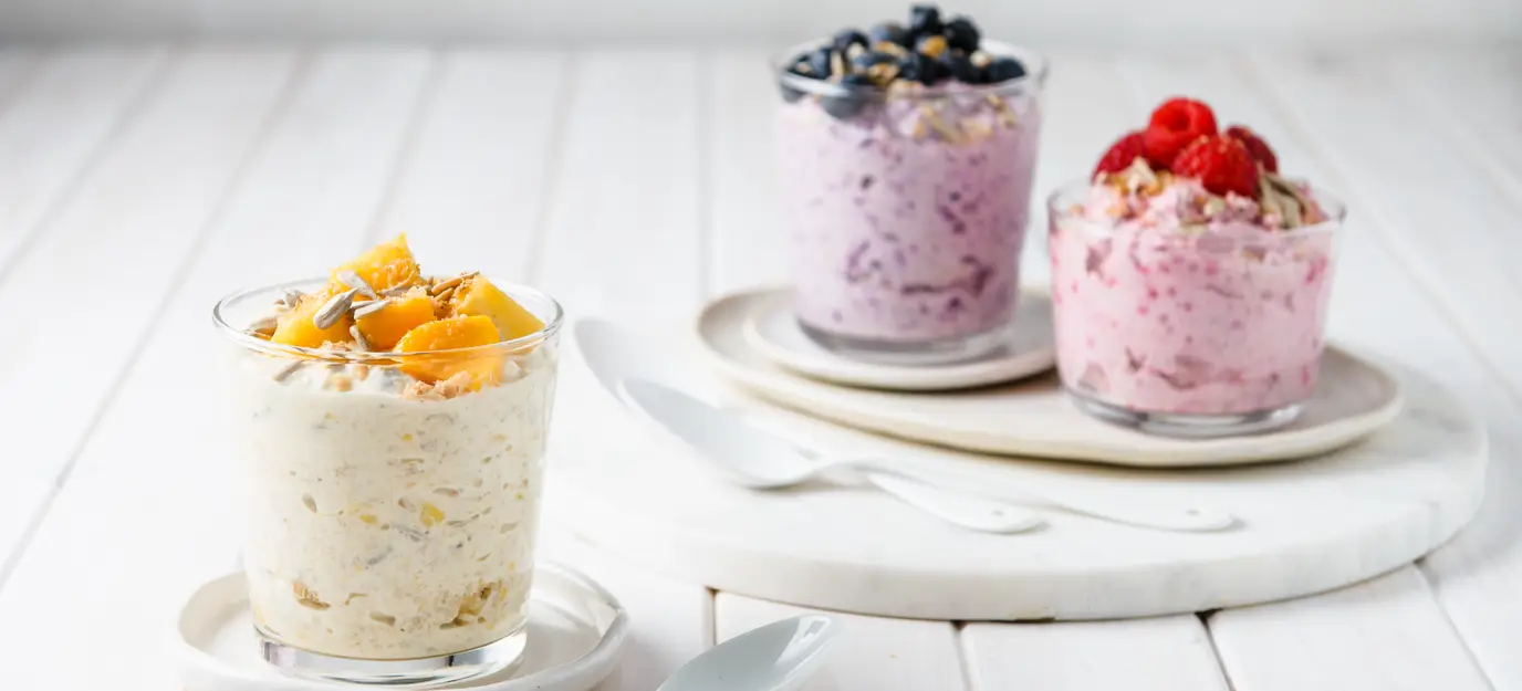 Tropical yoghurt fruit whip