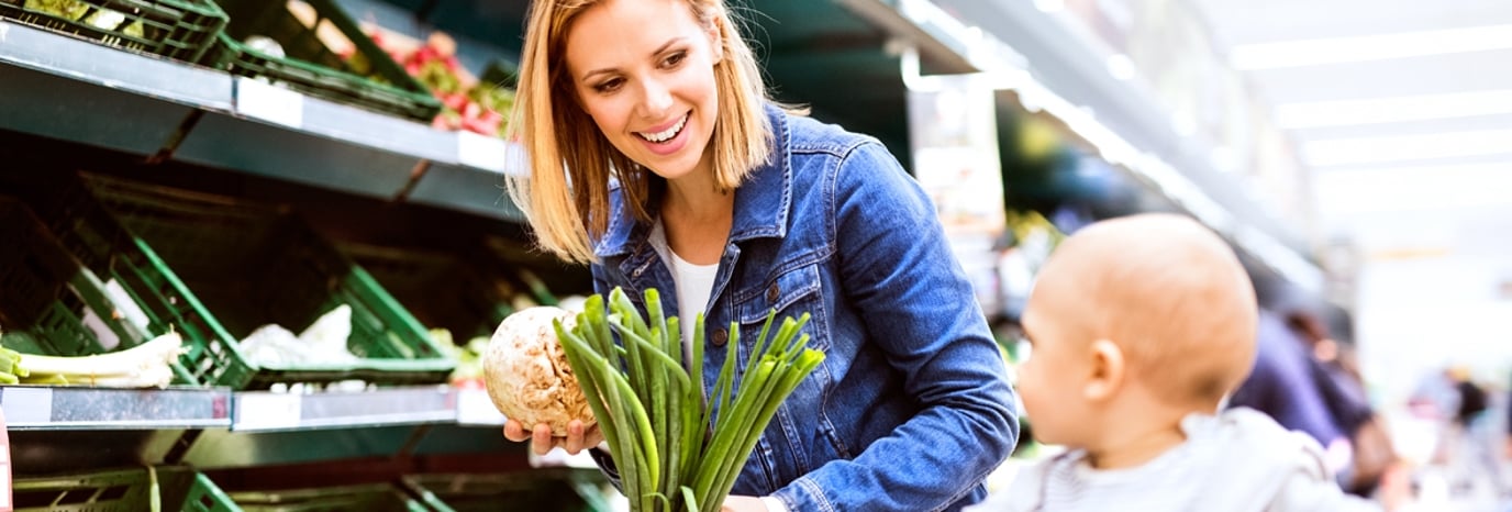 5 foods a dietitian always add to their basket