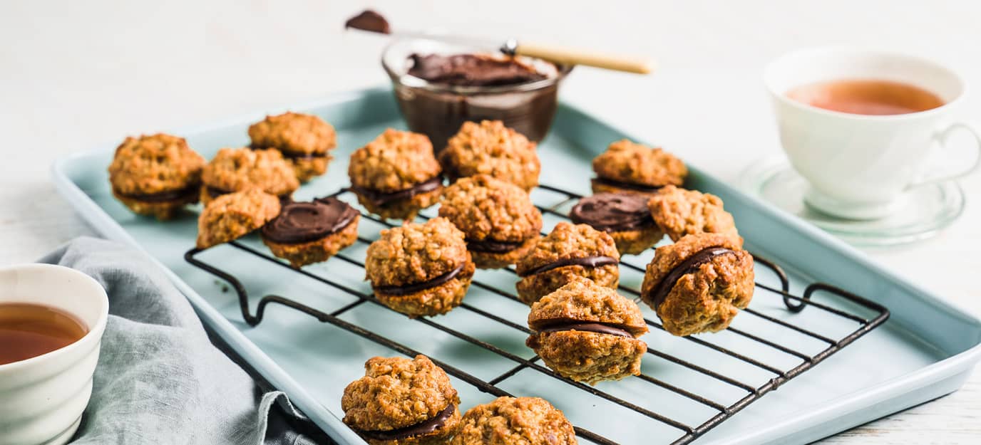 Chocolate, Peanut Butter & Oat Biscuit Sandwich