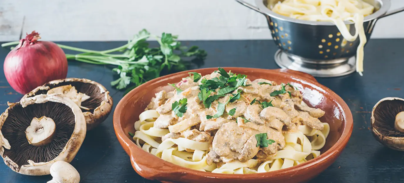 Mushroom and cashew pasta