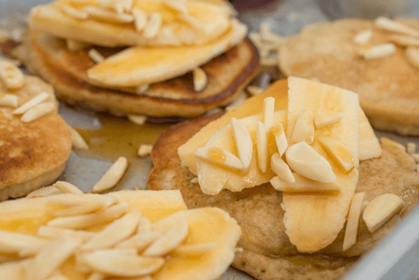 Banana and pear hotcakes Banana and pear hotcakes