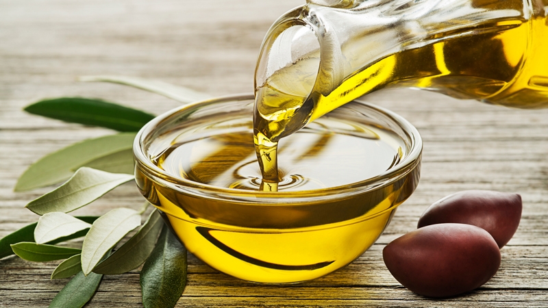 https://images.contentstack.io/v3/assets/blt9777ffe07a3470fa/blt9148477f5994a4d7/6738770a580f0833aeef0404/olive-oil.jpg https://images.contentstack.io/v3/assets/blt9777ffe07a3470fa/blt9148477f5994a4d7/6738770a580f0833aeef0404/olive-oil.jpg