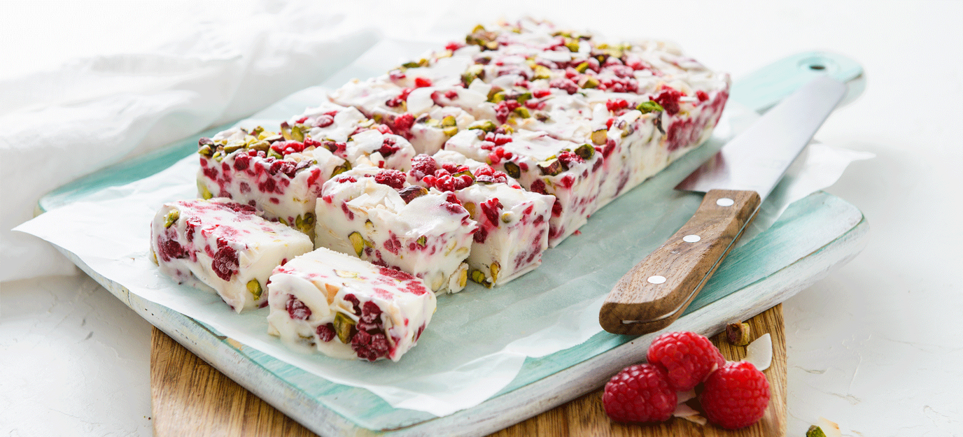 Raspberry & pistachio dessert bars Raspberry & pistachio dessert bars