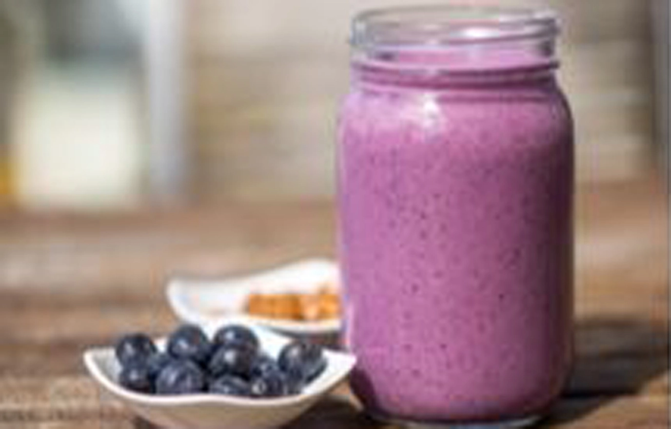 Blueberry and pecan smoothie