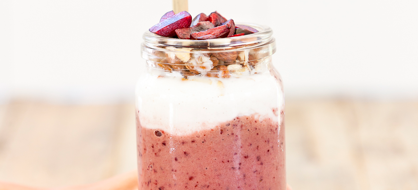 Cherry almond smoothie Cherry almond smoothie
