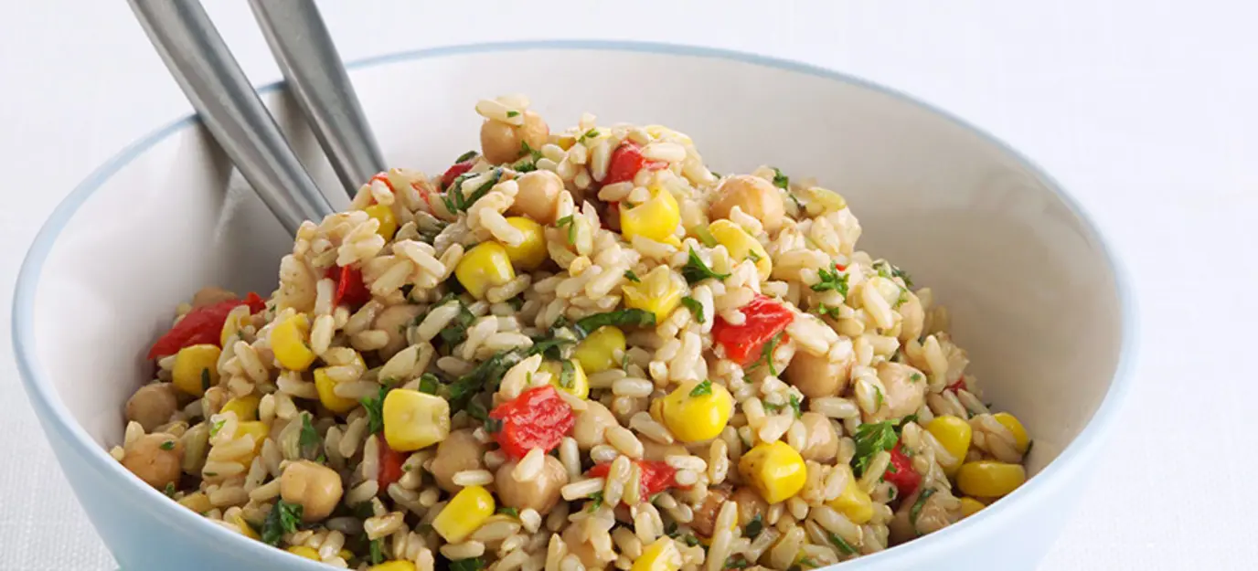 Rice salad with roast capsicum and chickpeas
