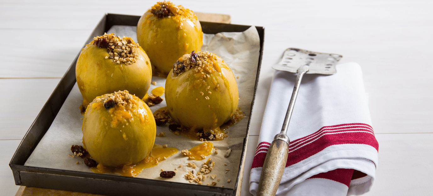 Oat stuffed baked apples