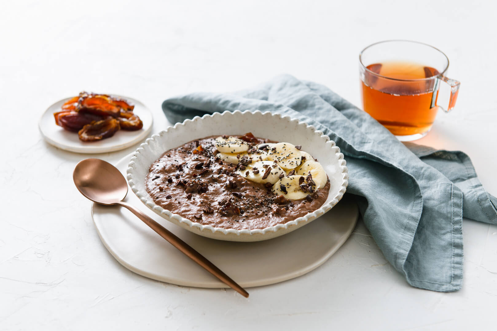 https://images.contentstack.io/v3/assets/blt9777ffe07a3470fa/bltc3df088a9ae84fc4/673877da989dedfed5b67240/SANI016_WinterWarm-ChocPorridge_104-1080-(1).jpg