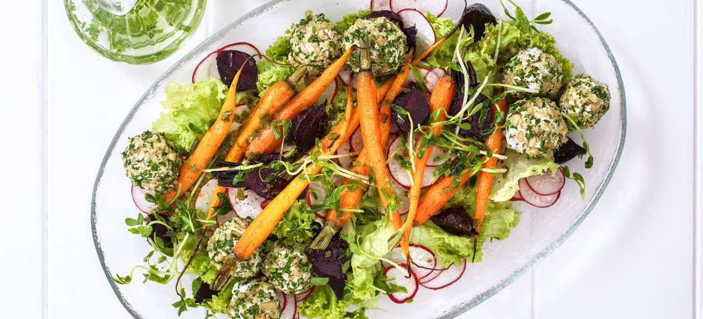Baby carrot, beetroot & goats’ cheese salad Baby carrot, beetroot & goats’ cheese salad