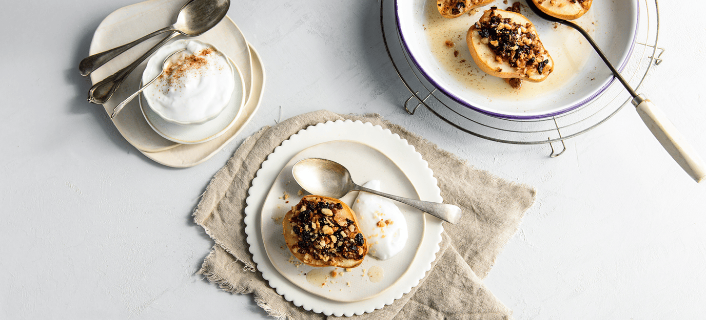 Baked pears with macadamia Baked pears with macadamia