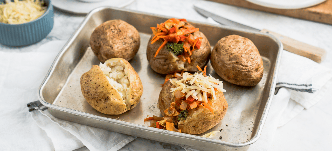 Baked potato with vegetable filling