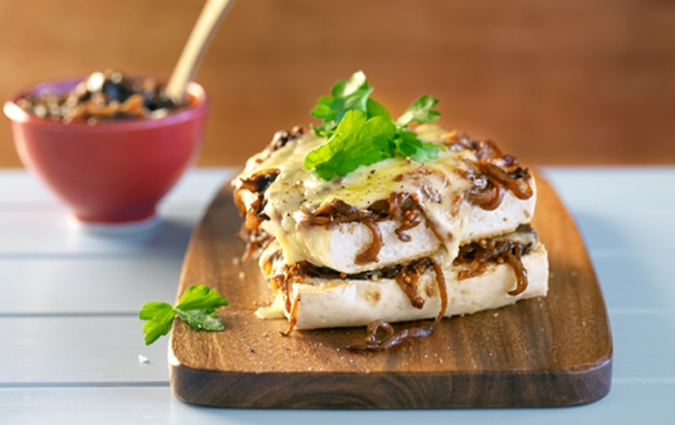 Cheesy Marmitey, oniony focaccia-y