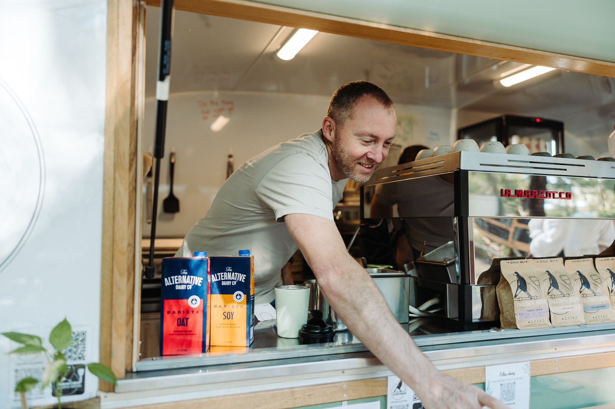 https://images.contentstack.io/v3/assets/blt9777ffe07a3470fa/bltfcdab4124811d373/69f7eb024e19e61ce6415385/ADC_Arnies_Cafe_Gallery-8.jpg