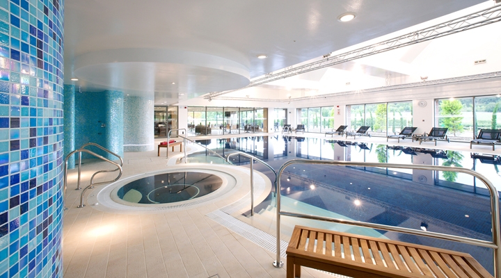 Venue - donnington-valley : jacuzzi-and-pool