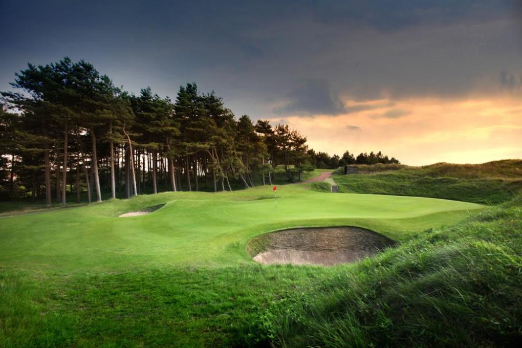 Golf course - hillside : hillside-10thimg20161031x687