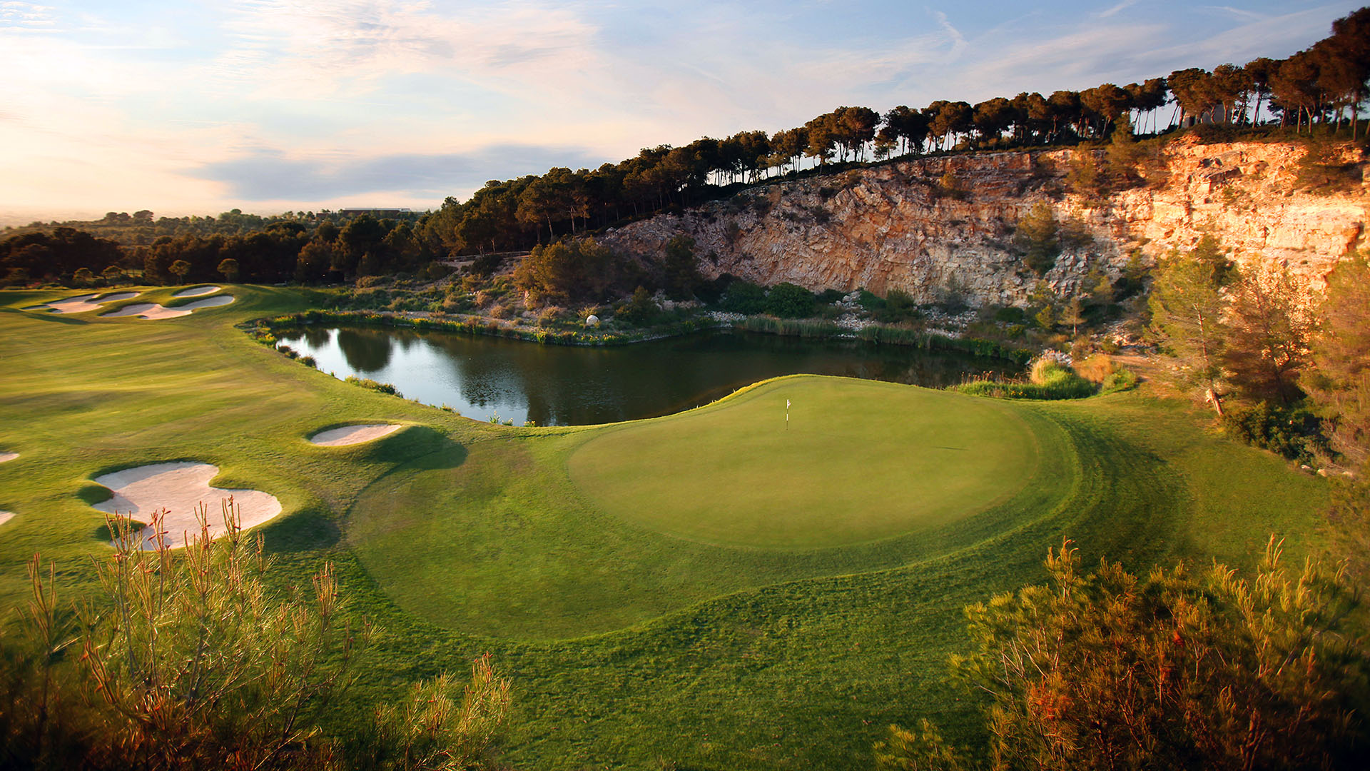 Rock enclosed hole at Lumine Hills