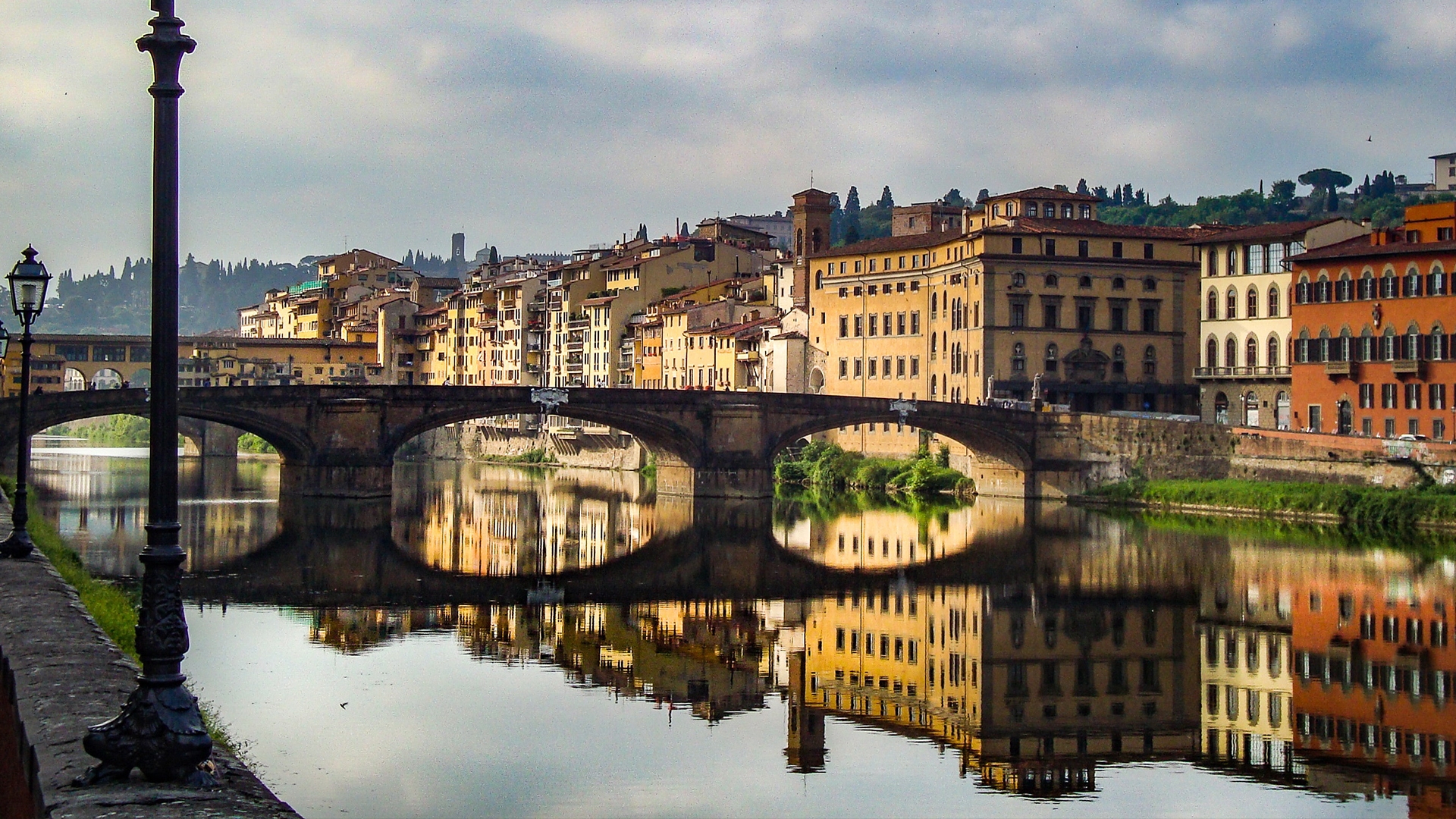 Magnificent bridges over the Florence river