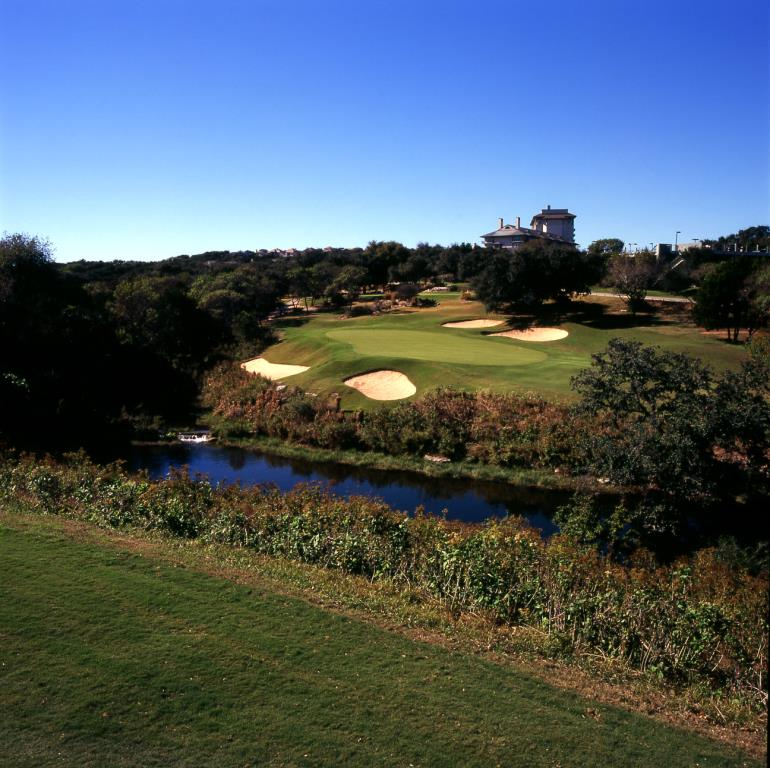 Venue - omni-barton-creek : coore-crenshaw-water-fronted-green