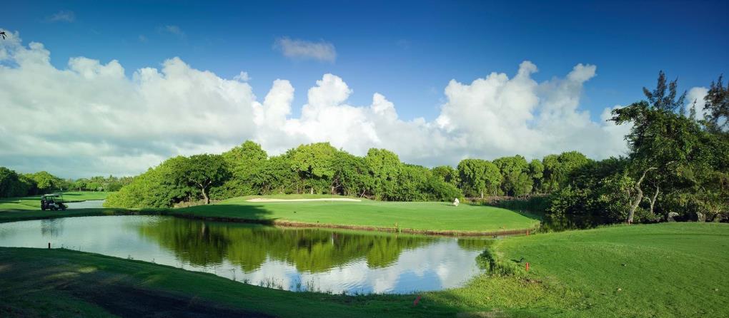 Golf course - links-course-at-constance-belle-mare-plage : belle-mare-plage-links-golf-pro-1