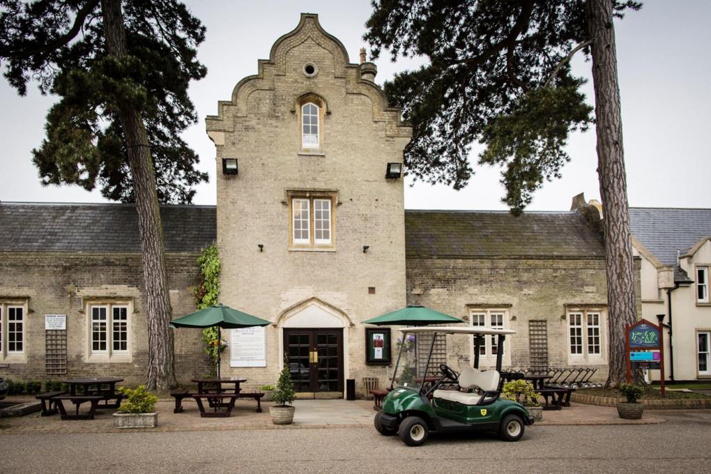 Venue - shendish-manor-hotel-and-golf-course : golf-houseamd-2