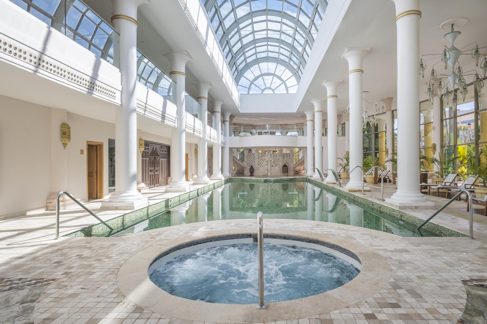 JOIA Paraiso by Iberostar wellness spa pool