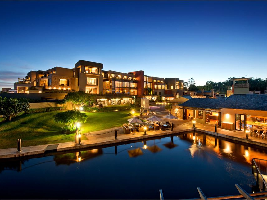 Venue - oubaai-Hotel : the-exterior-of-the-hyatt-regency-oubaai-at-sunset