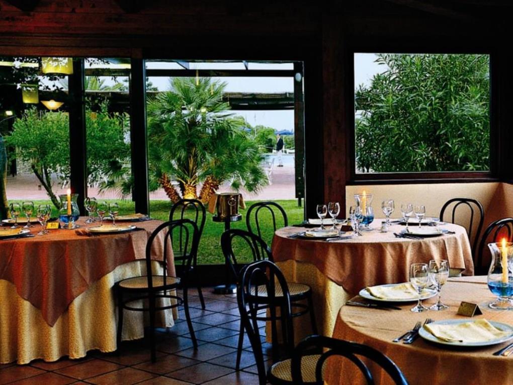 Venue - is-molas-golf-resort : cut-rest-hotel-large-copy