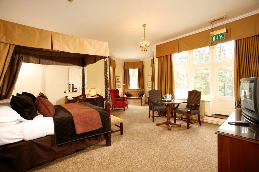 Venue - berystede : room-340-turret-suite