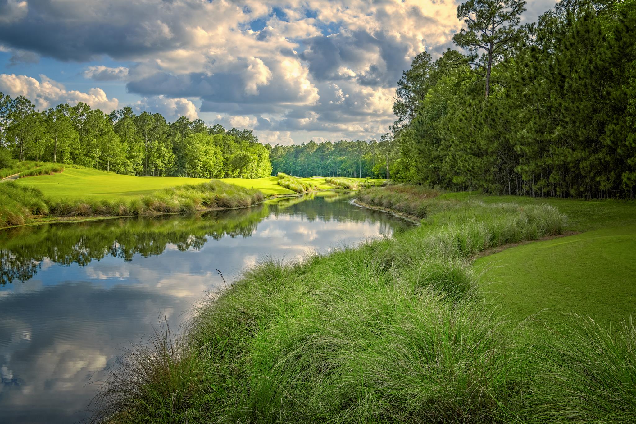 The stunning tree-lined 2nd hole at Slammer and Squire Golf Course, Florida