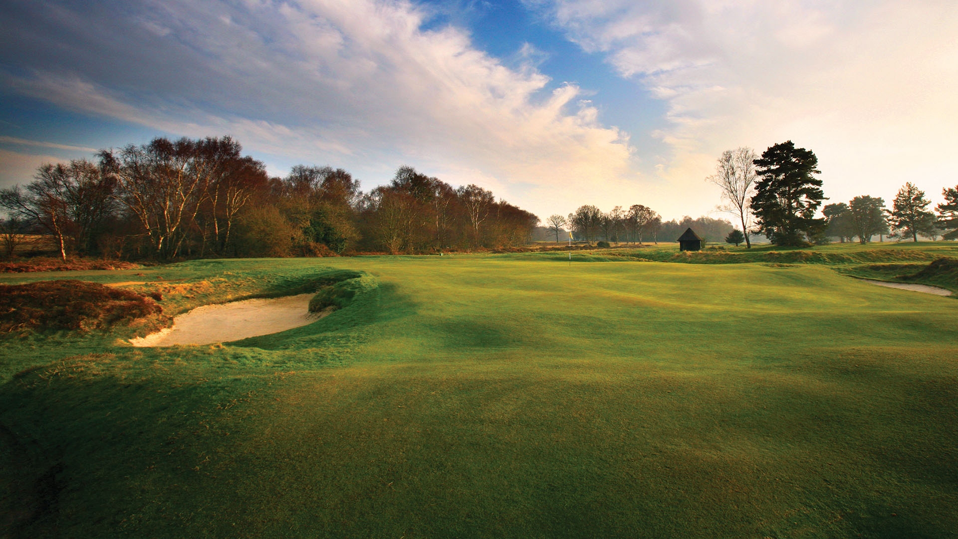 Surrey Golf Breaks & Deals (for 2024/25) Golf trips in Surrey