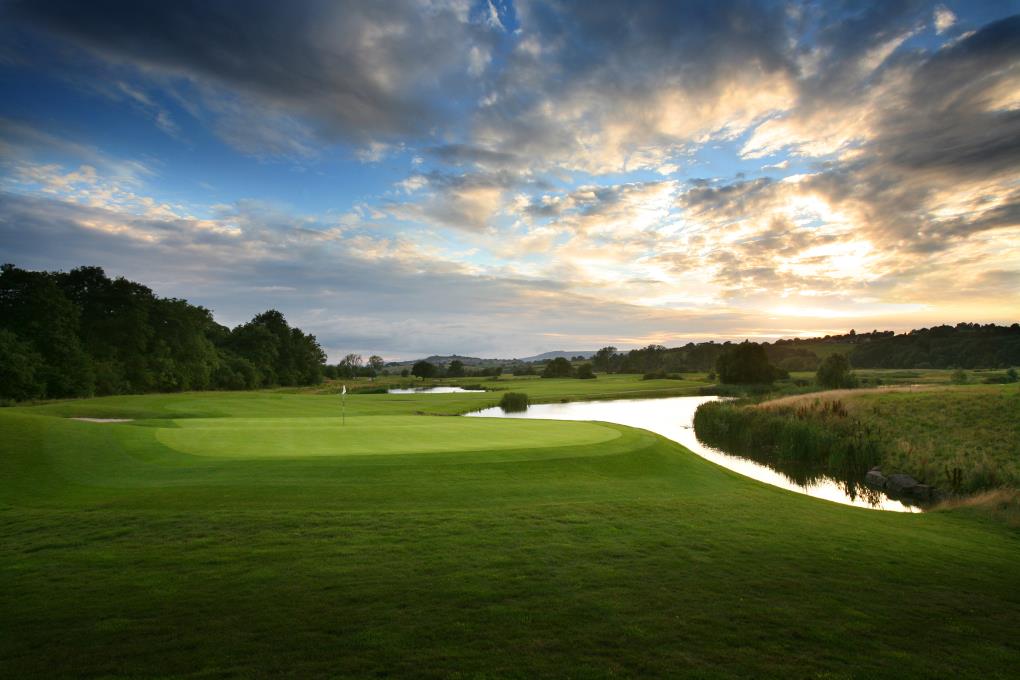 Venue - celtic-manor : 2010-celtic-manor-south-wales-1th-behind