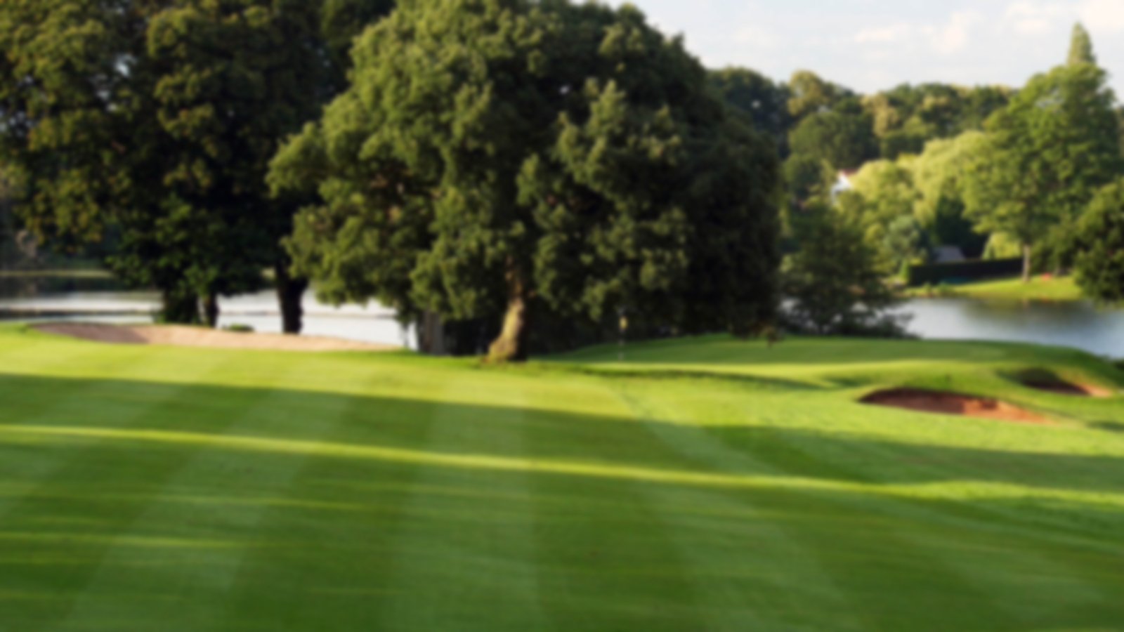 The scenic approach shot to the green