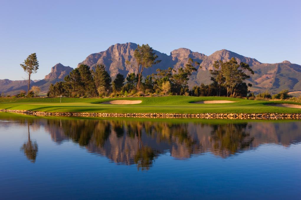 Golf course - pearl-valley : victoria-alfred-hotel-brochure-image-golf-pearl-valley-lake