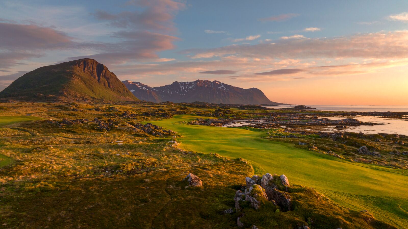 Large-lofoten-links-golf-club-course-018.jpg