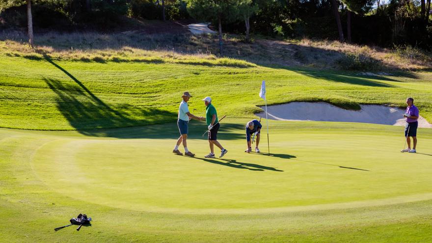 Golfers shaking hands