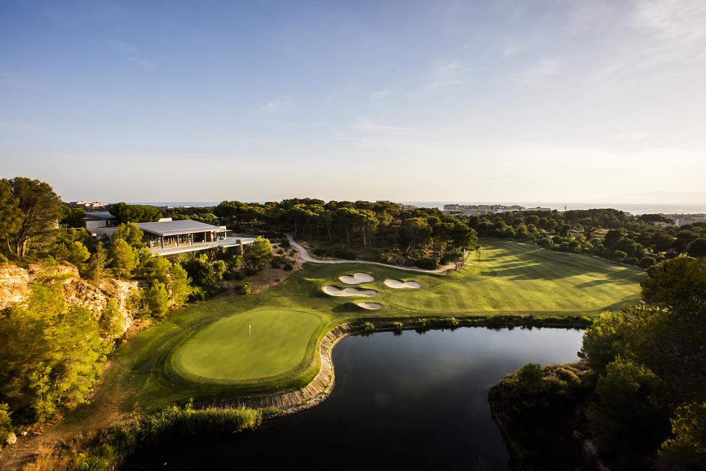 Infinitum Golf & Beach Resort