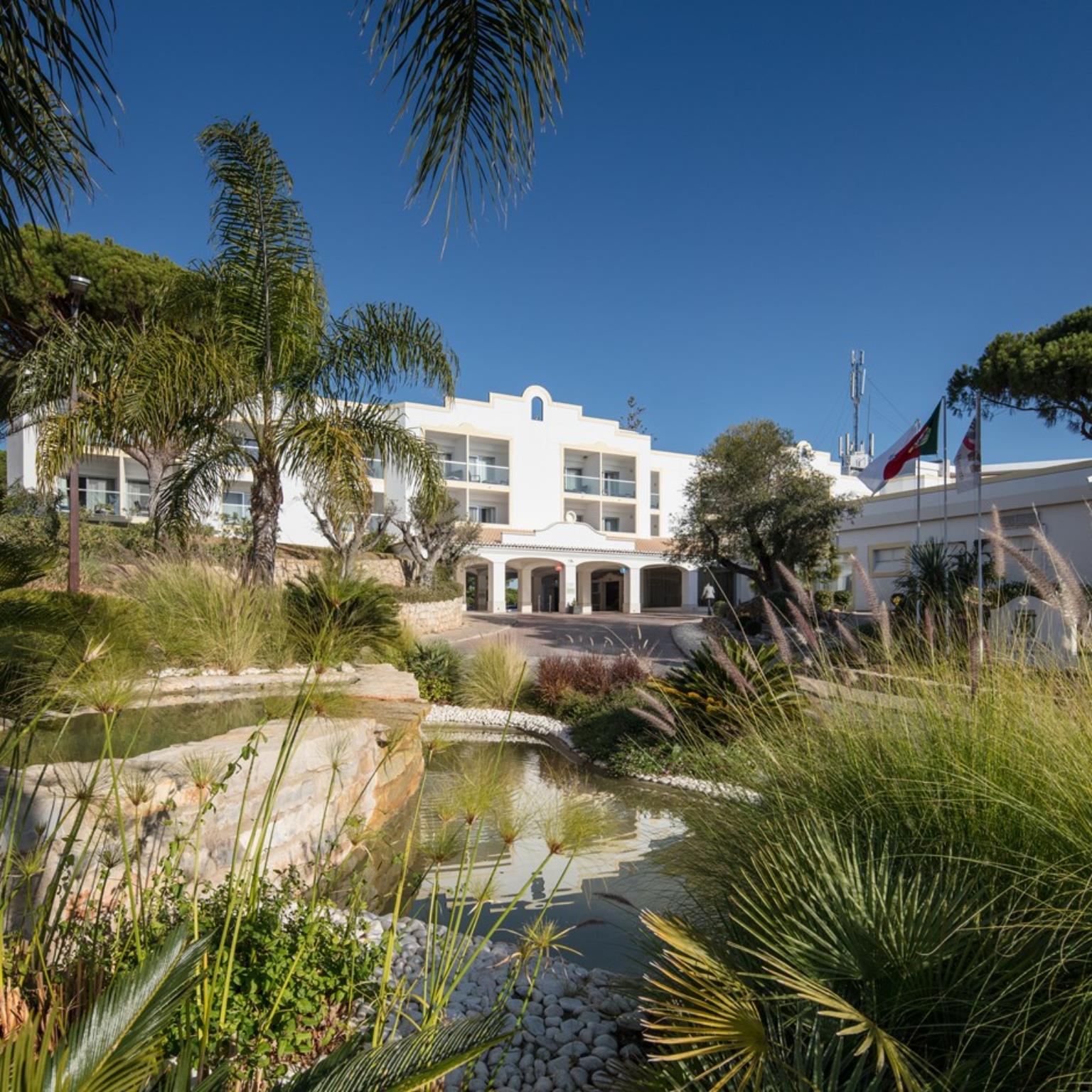 Dona Filipa Exterior 