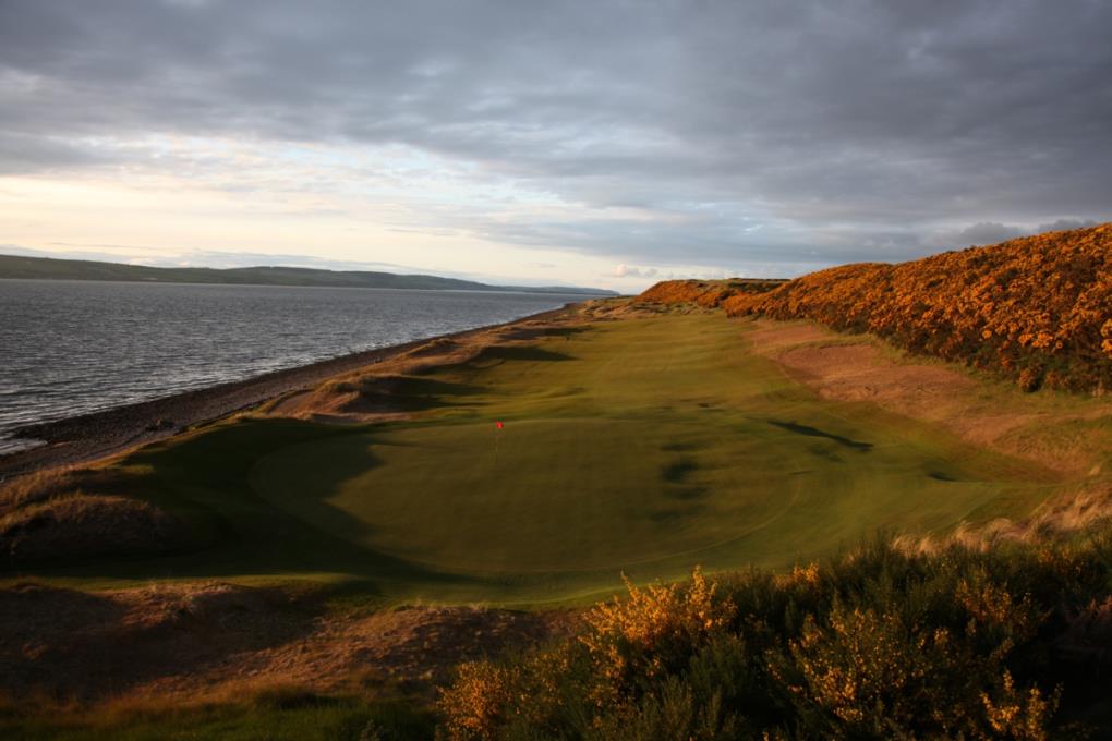 Golf course - castle-stuart-golf-links : 1st-hole1200x800