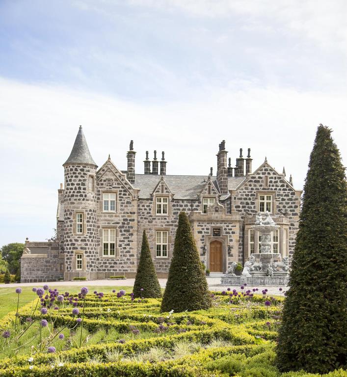 Trump MacLeod House & Lodge Hotel