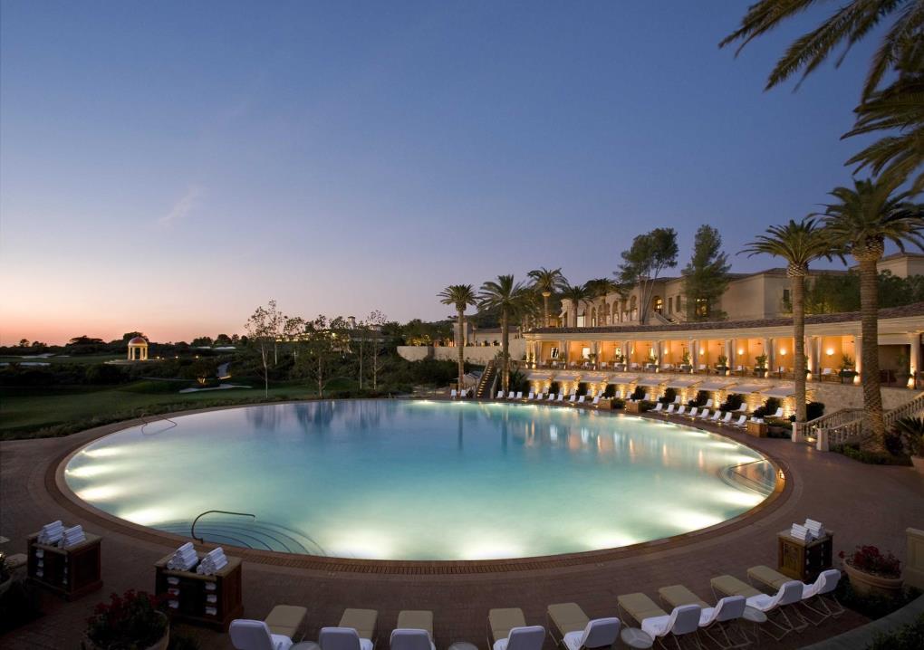 Venue - resort-at-pelican-hill : pelican-hill-coliseum-pool-1