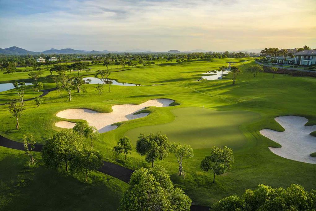 Venue - black-mountain-golf-resort : hole-10-from-green3000px