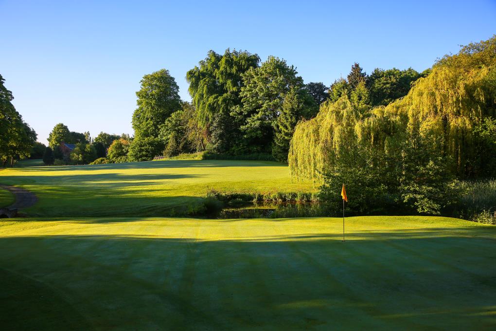 俺のmokkin hills field Book a golf break to the Hill Valley Sapphire Course, Shropshire