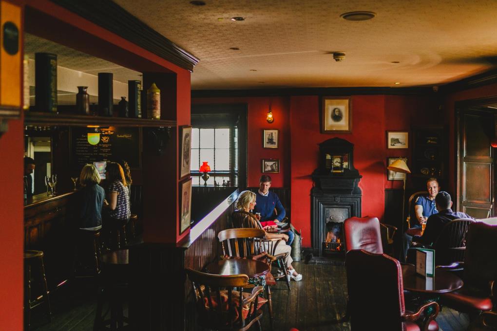 Venue - bushmills-inn : bushmillsinn-gas-bar-1
