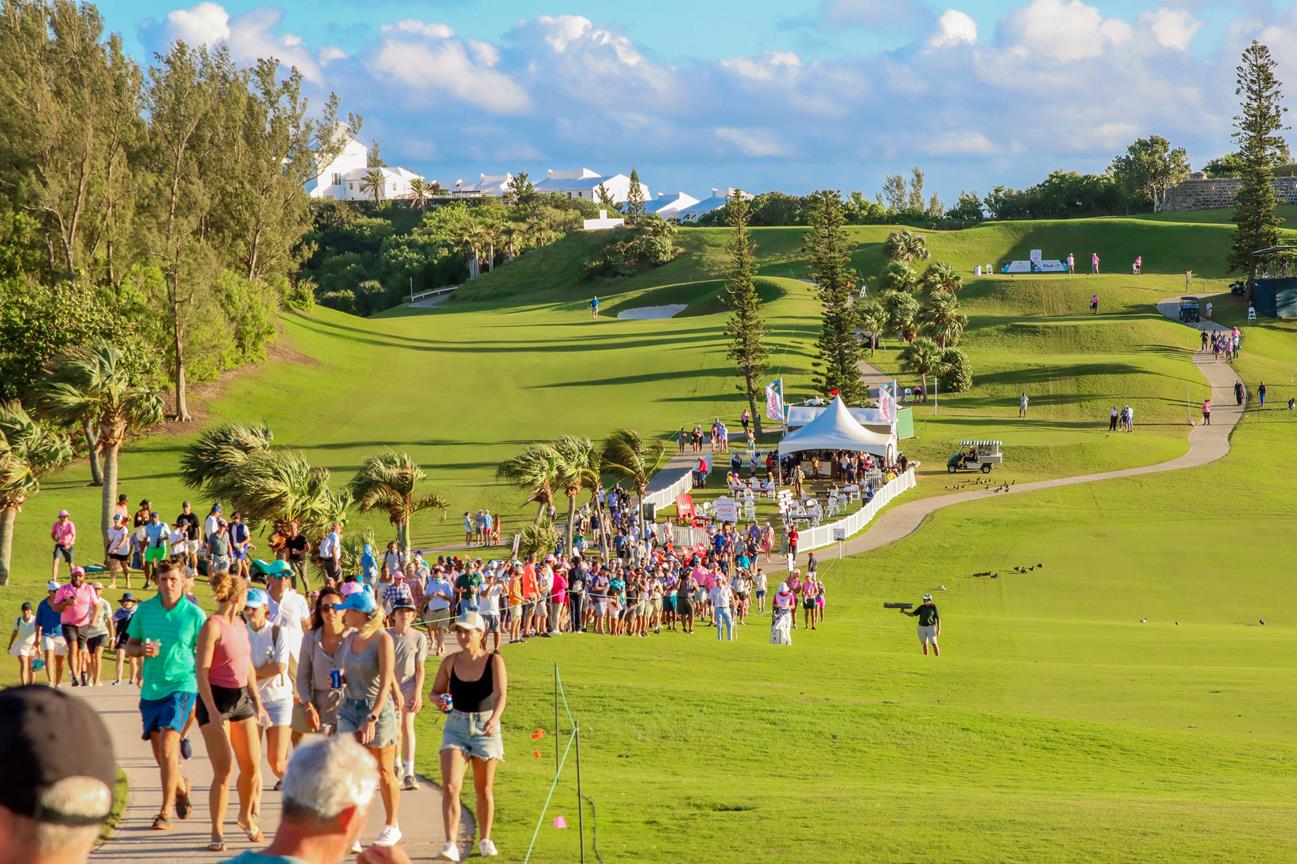 Crowd queueing for the Butterfield Bermuda Championship