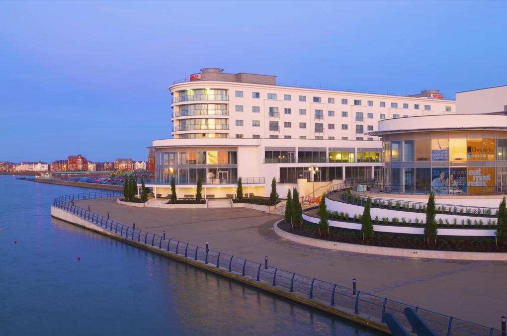 Waterfront Southport Hotel 