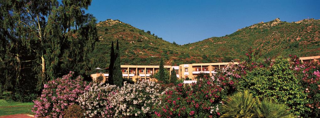 Venue - is-molas-golf-resort : 115-hotel-view