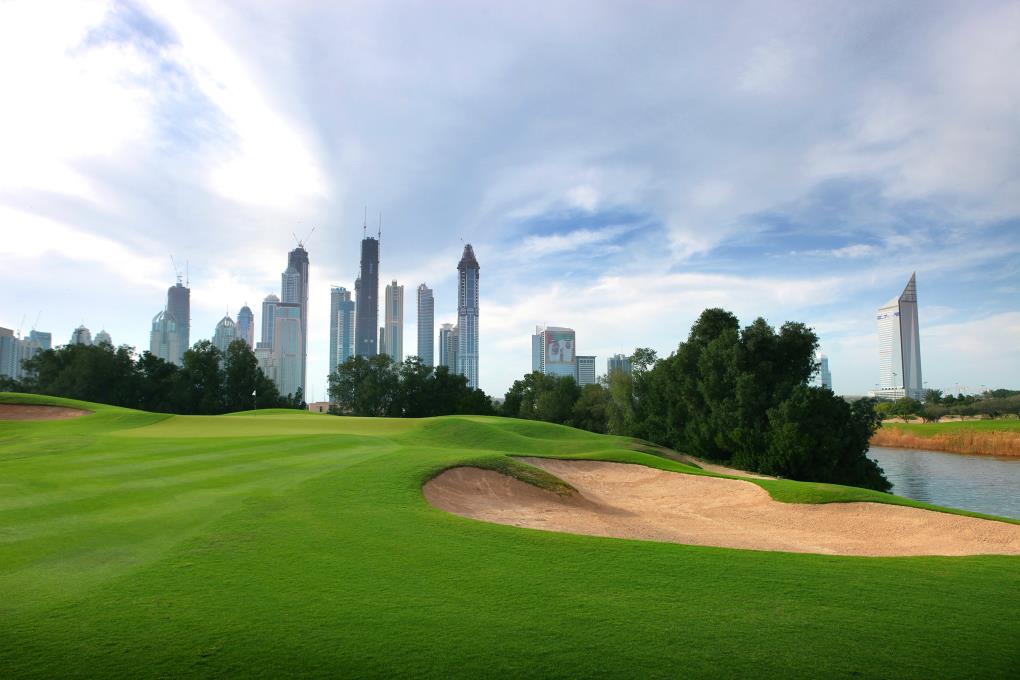 Stunning view behind the 6th at Emirates Golf Course Faldo (DA)