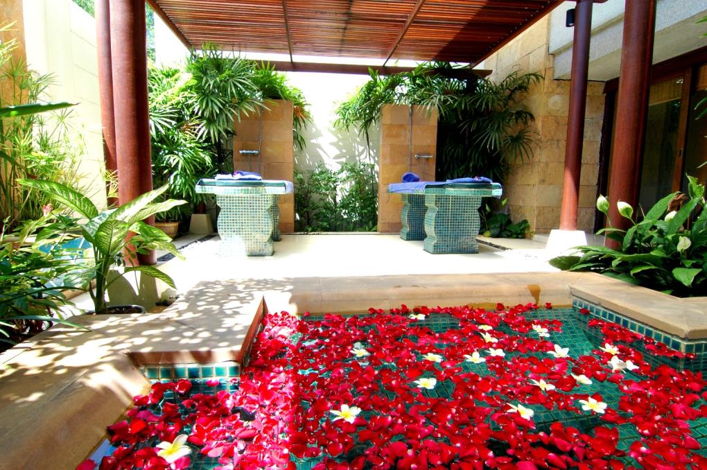 Venue - hilton-hua-hin-resort-and-spa : the-spa-with-jacuzzi