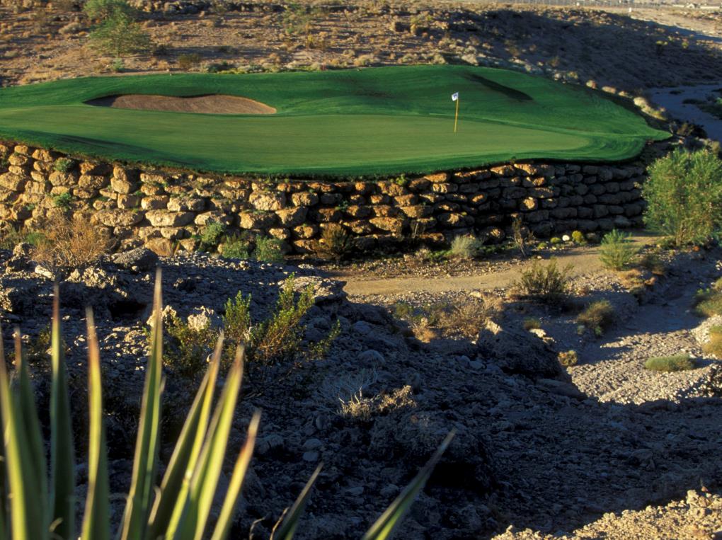 Venue - hole-2-green-shopped