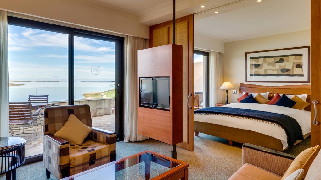 Venue - western-cape-hotel : grand-deluxe-suite-at-arabella